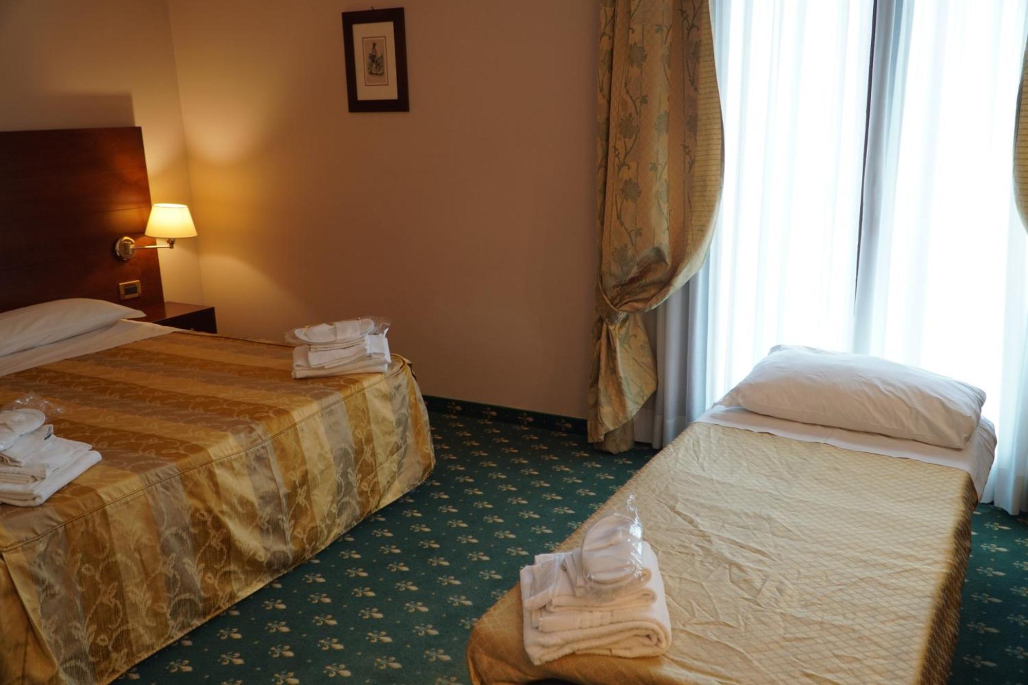 Hotel President Montecatini Terme Bagian luar foto