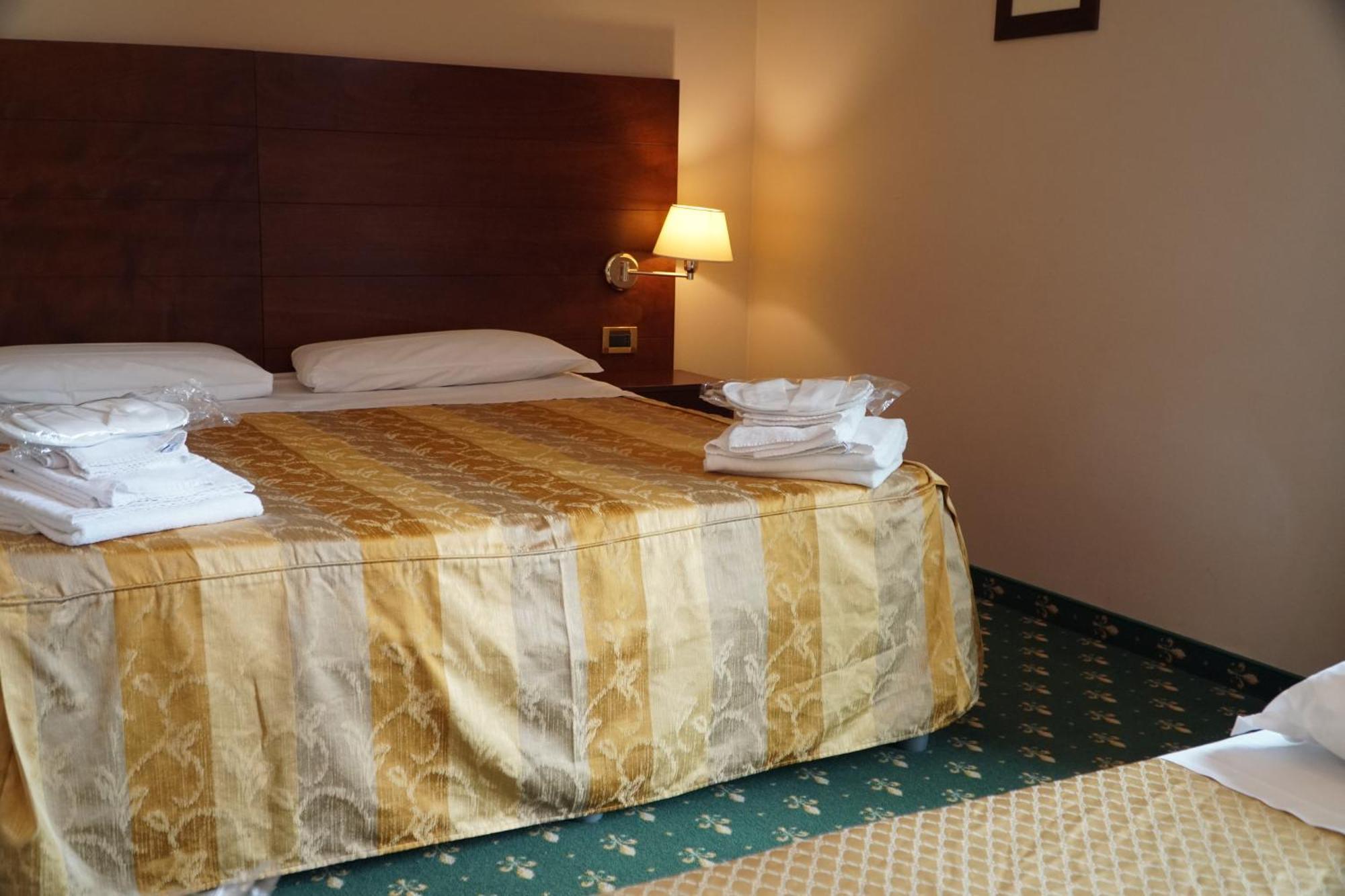 Hotel President Montecatini Terme Bagian luar foto
